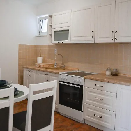 Crown 2 Apartman Szabadka