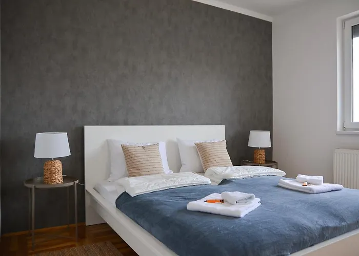 Crown 2 * スボティツァ