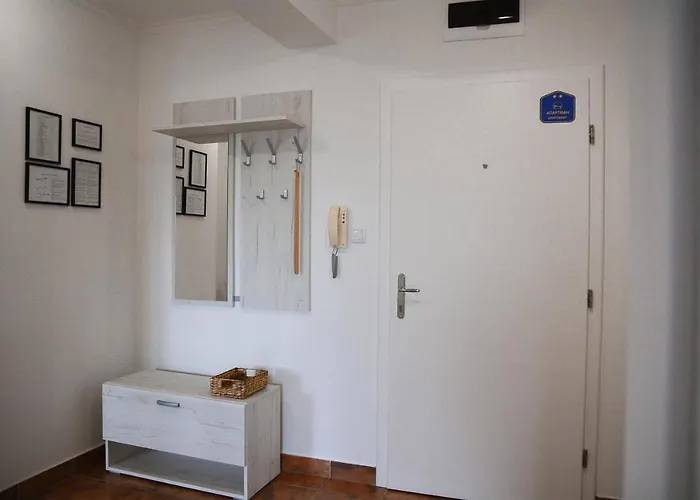 Crown 2 スボティツァ