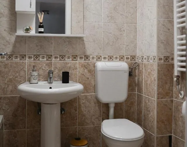 アパート Crown 2 *